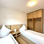 Schwarzwald Tiny House Village Aparthotel Löffingen