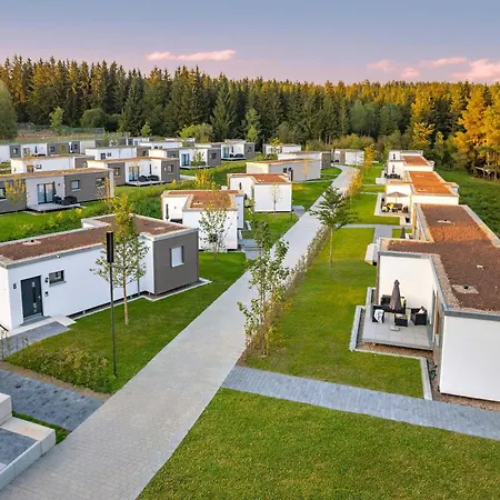 Aparthotel Tiny House Village Loeffingen