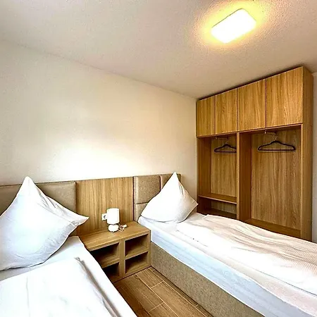 Schwarzwald Tiny House Village Apartahotel 3*